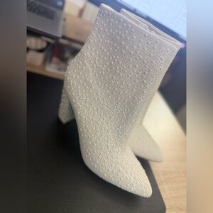 Elegant White Ankle Boots